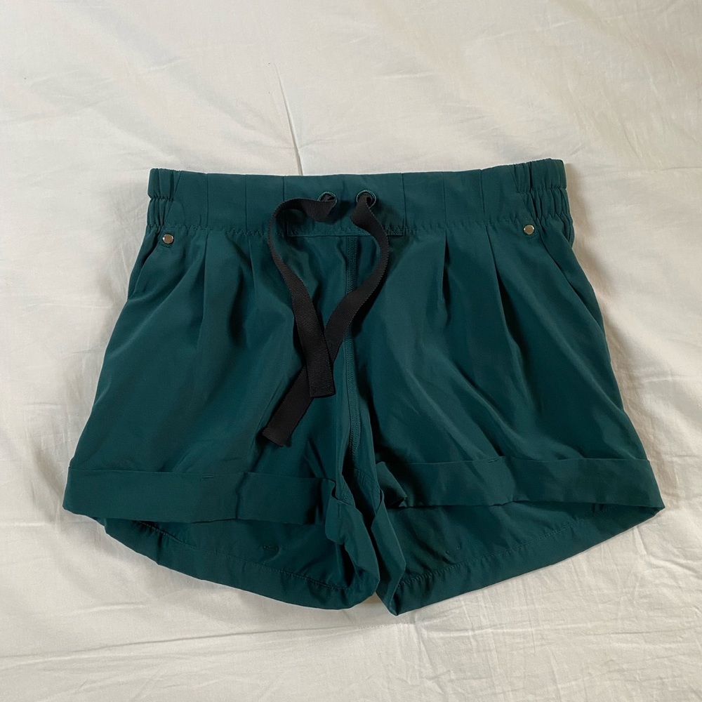 Lulu lemon, size 6 shorts